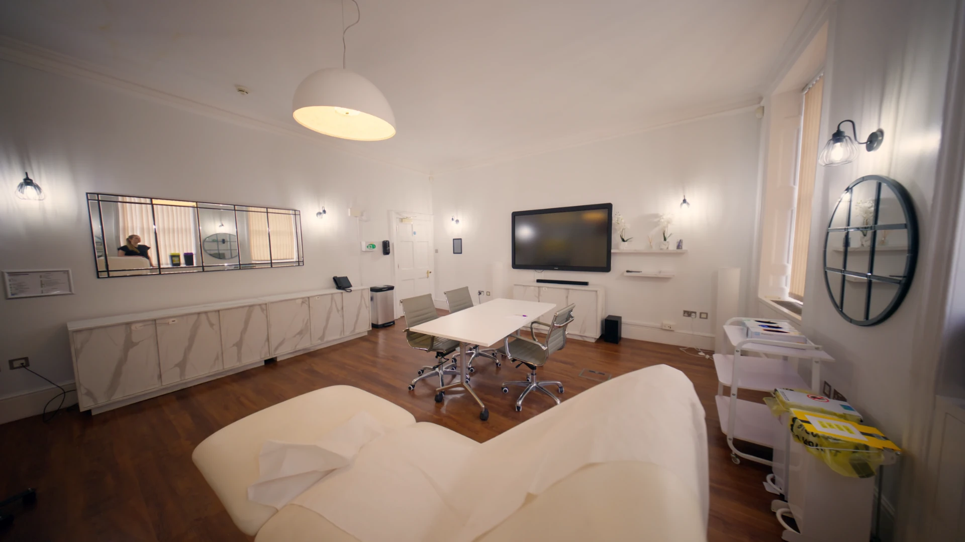 Consultation suite β L'Homme Inti, Marylebone