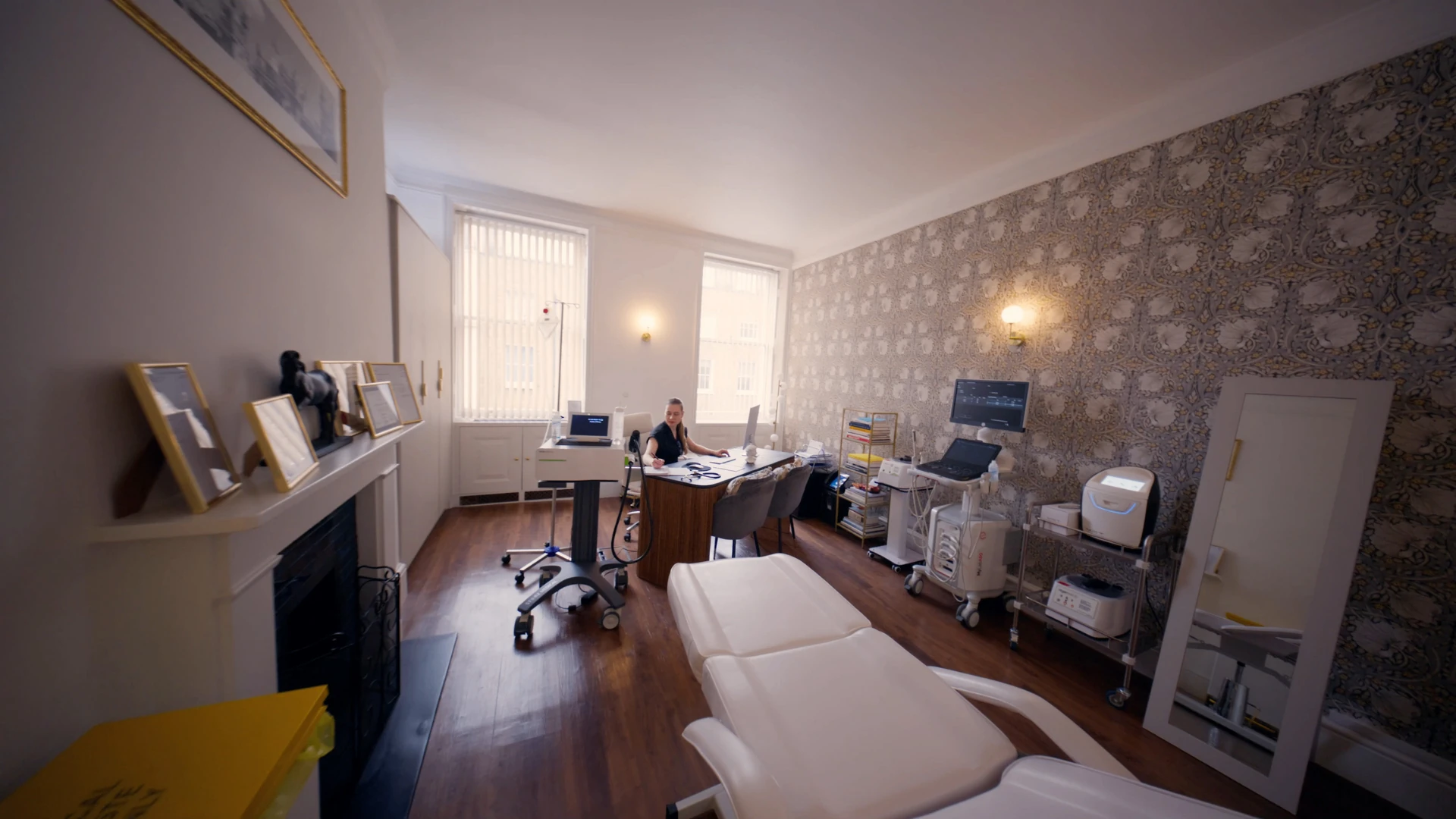 Treatment room, wide view β L'Homme Inti, Marylebone